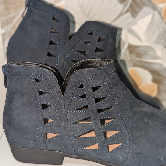 Navy booties - Picture 4 of 7